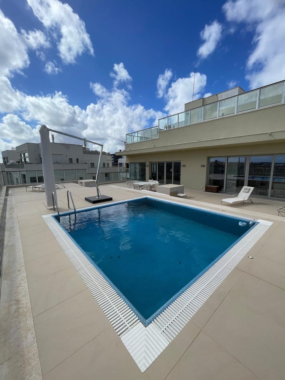 Balcony/Terrace, Pool view, Swimming pool, Swimming pool, sunbed