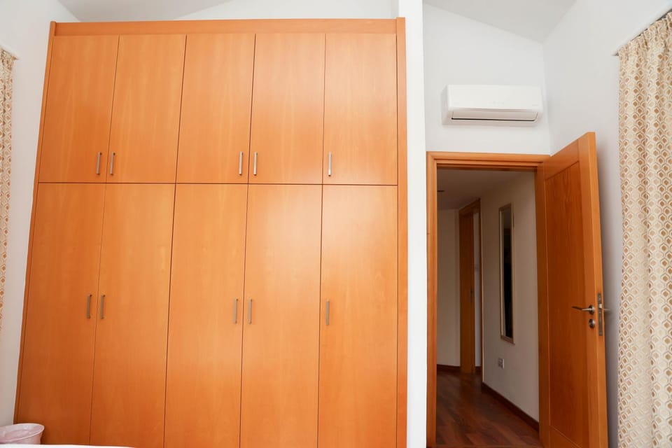 wardrobe, air conditioner