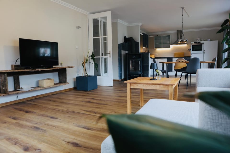 Kitchen or kitchenette, Living room, Dining area