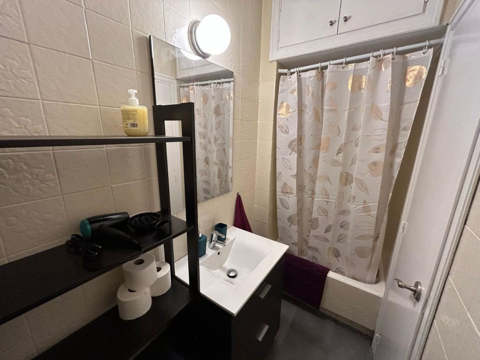 Habitaciones en Ferrocarril Bed and Breakfast in Madrid