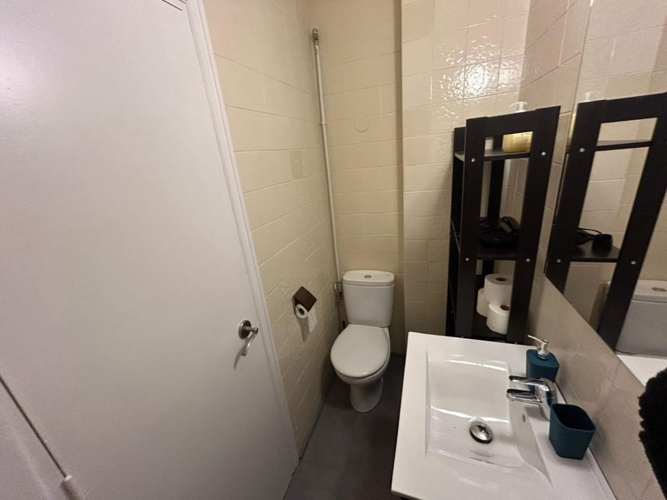 Habitaciones en Ferrocarril Bed and Breakfast in Madrid
