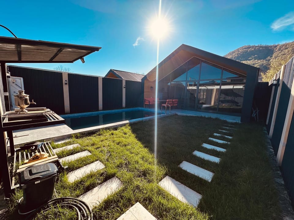 Mountain view, Swimming pool