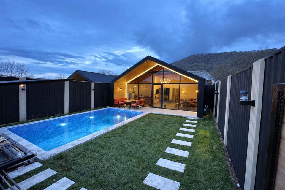 Property building, Natural landscape, Mountain view, Pool view, Swimming pool
