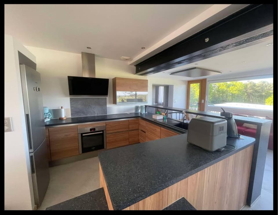 Kitchen or kitchenette, Dining area, dishwasher, oven, stove, toaster