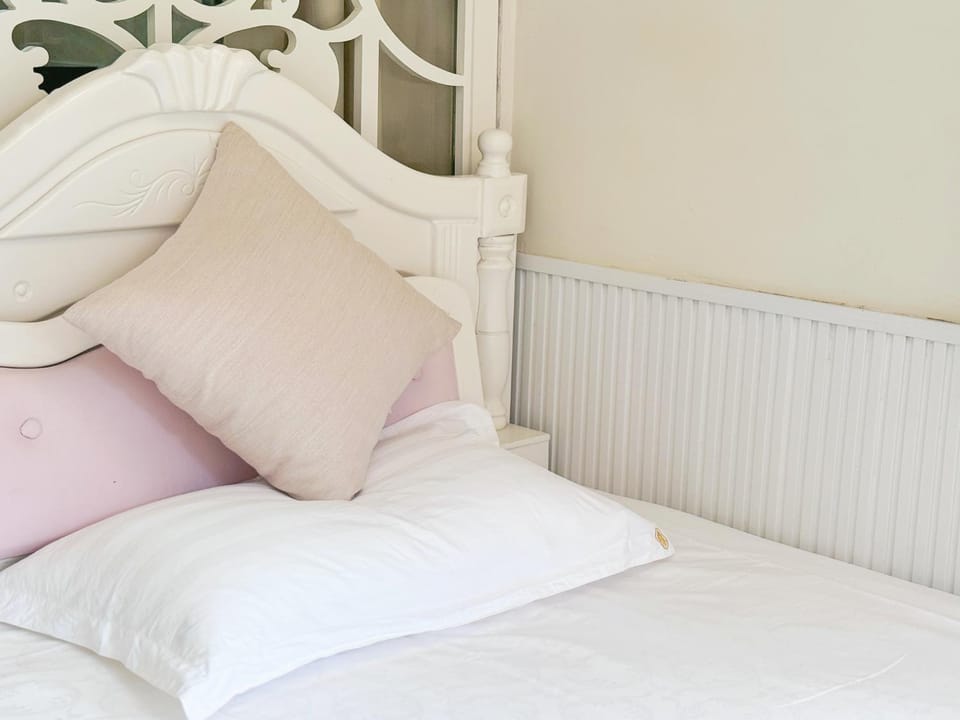 Bed, Decorative detail, Bedroom