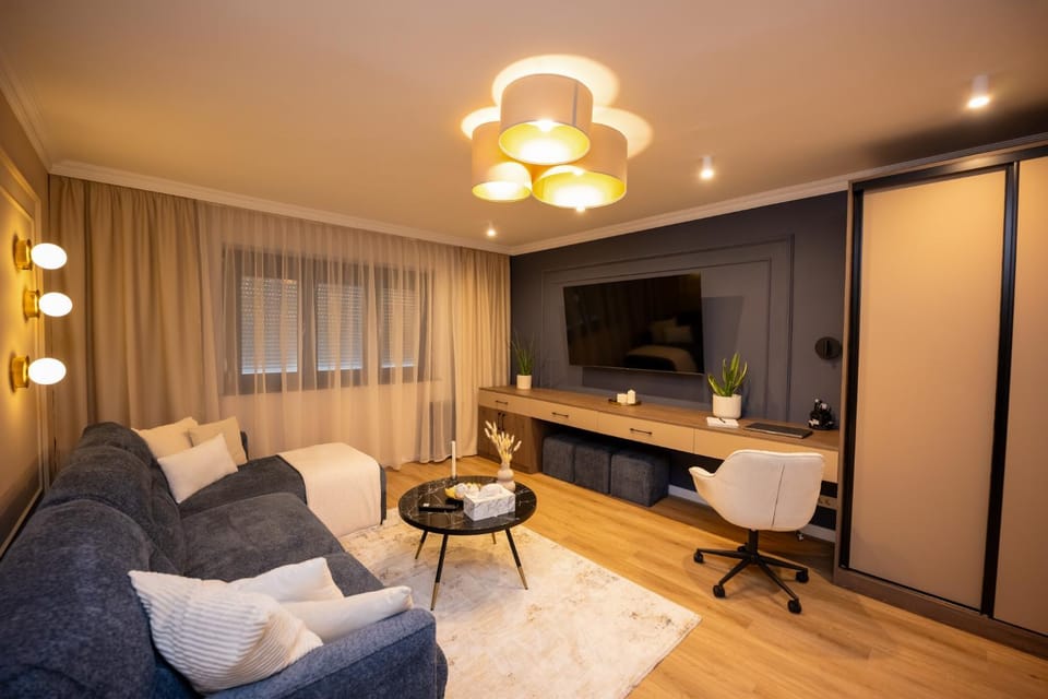 TV and multimedia, Living room, Seating area