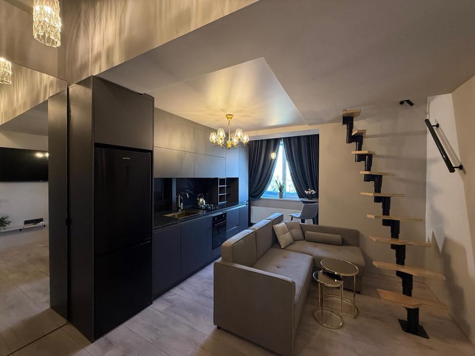 Communal lounge/ TV room, TV and multimedia, Living room, stove, kitchen