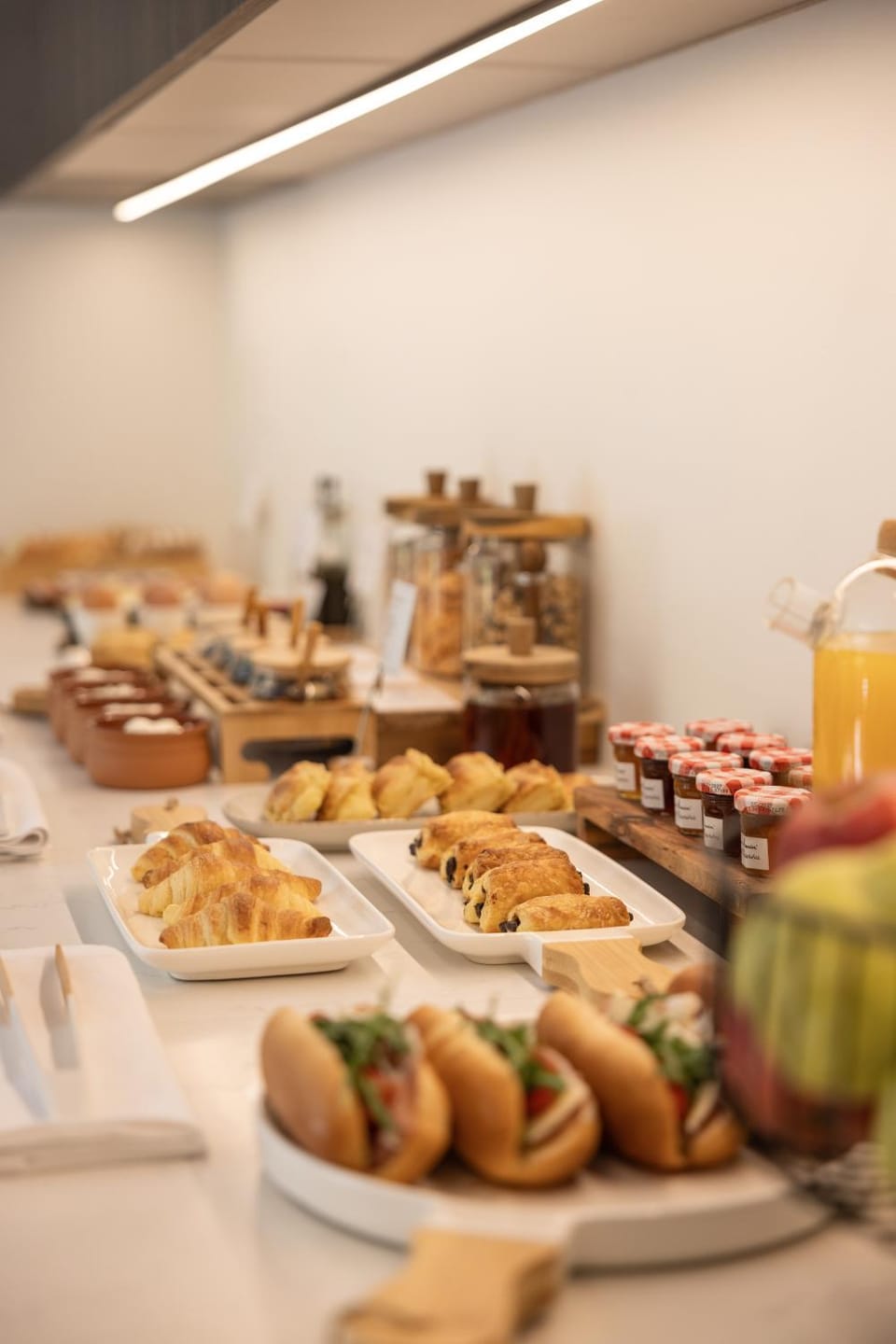 Breakfast, Continental breakfast