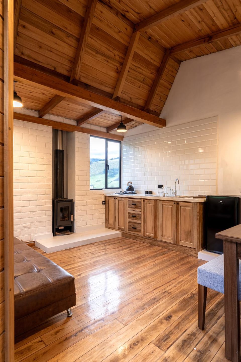 Kitchen or kitchenette, Living room, Seating area