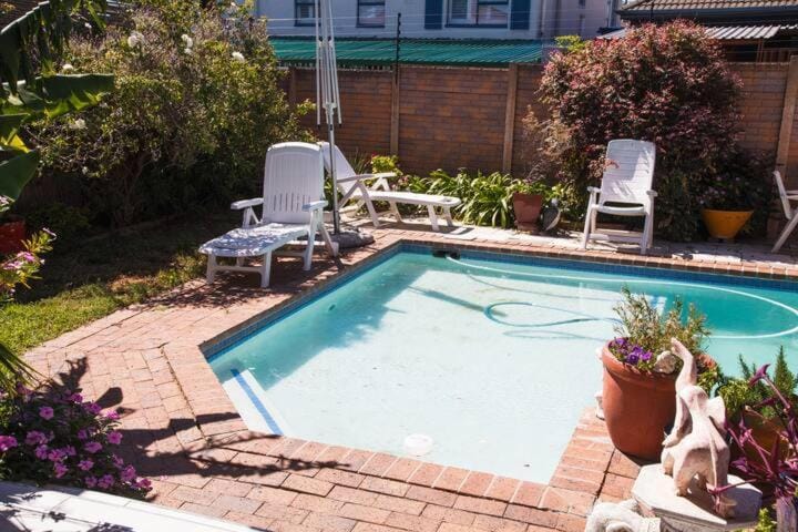 Fully Furnished Room and en-suite Vacation rental in Cape Town