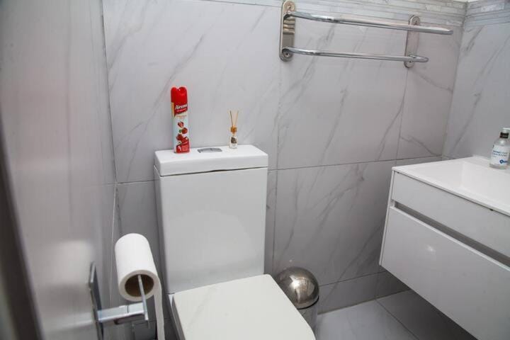 Fully Furnished Room and en-suite Vacation rental in Cape Town