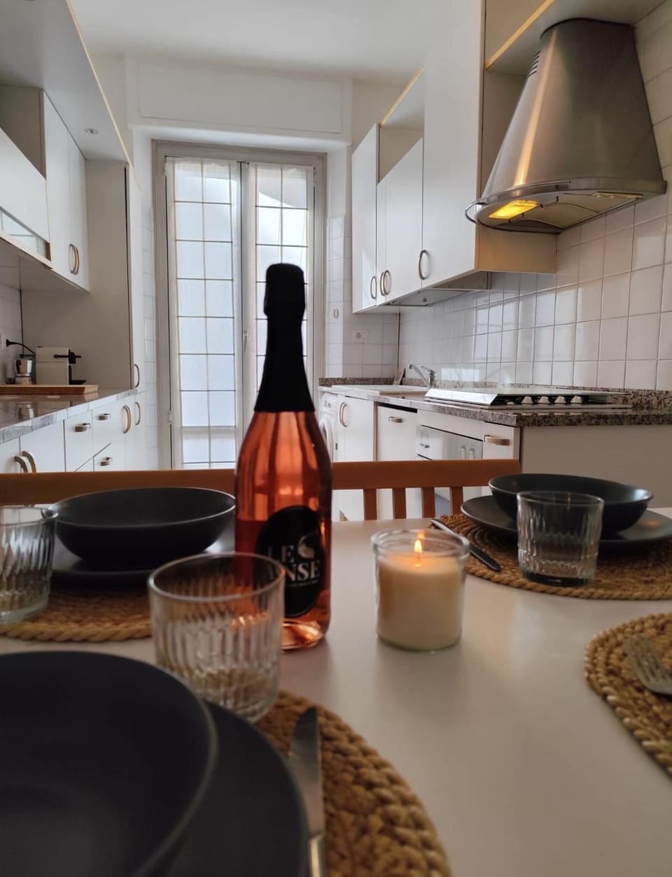 Kitchen or kitchenette, Dining area, stove