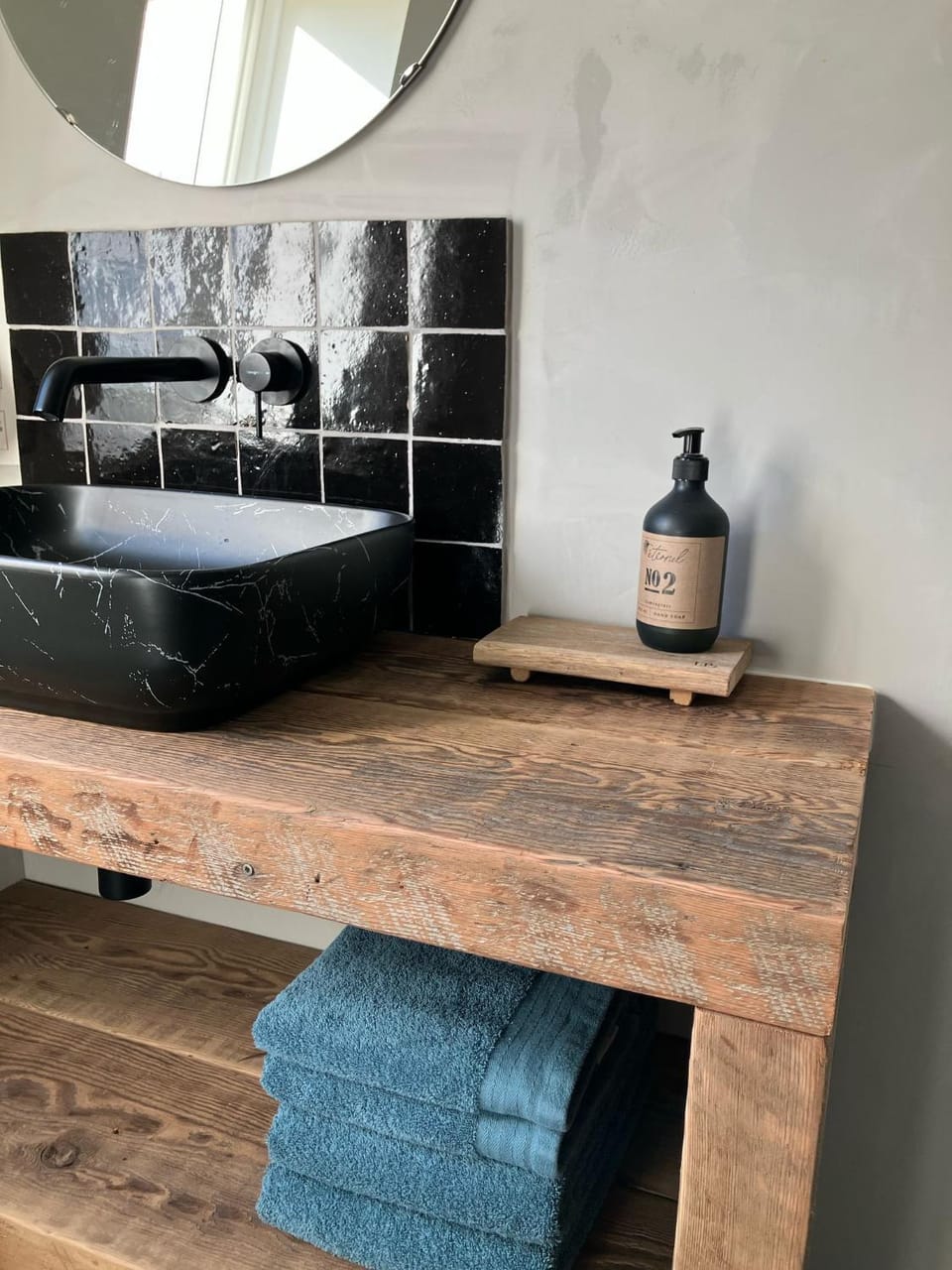 Bathroom, towels