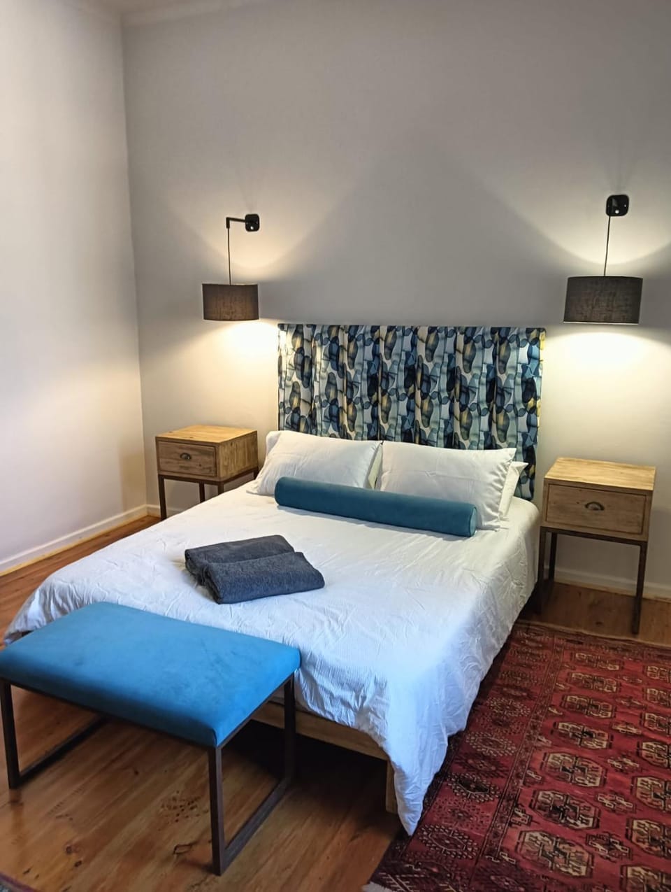 Bedroom, towels