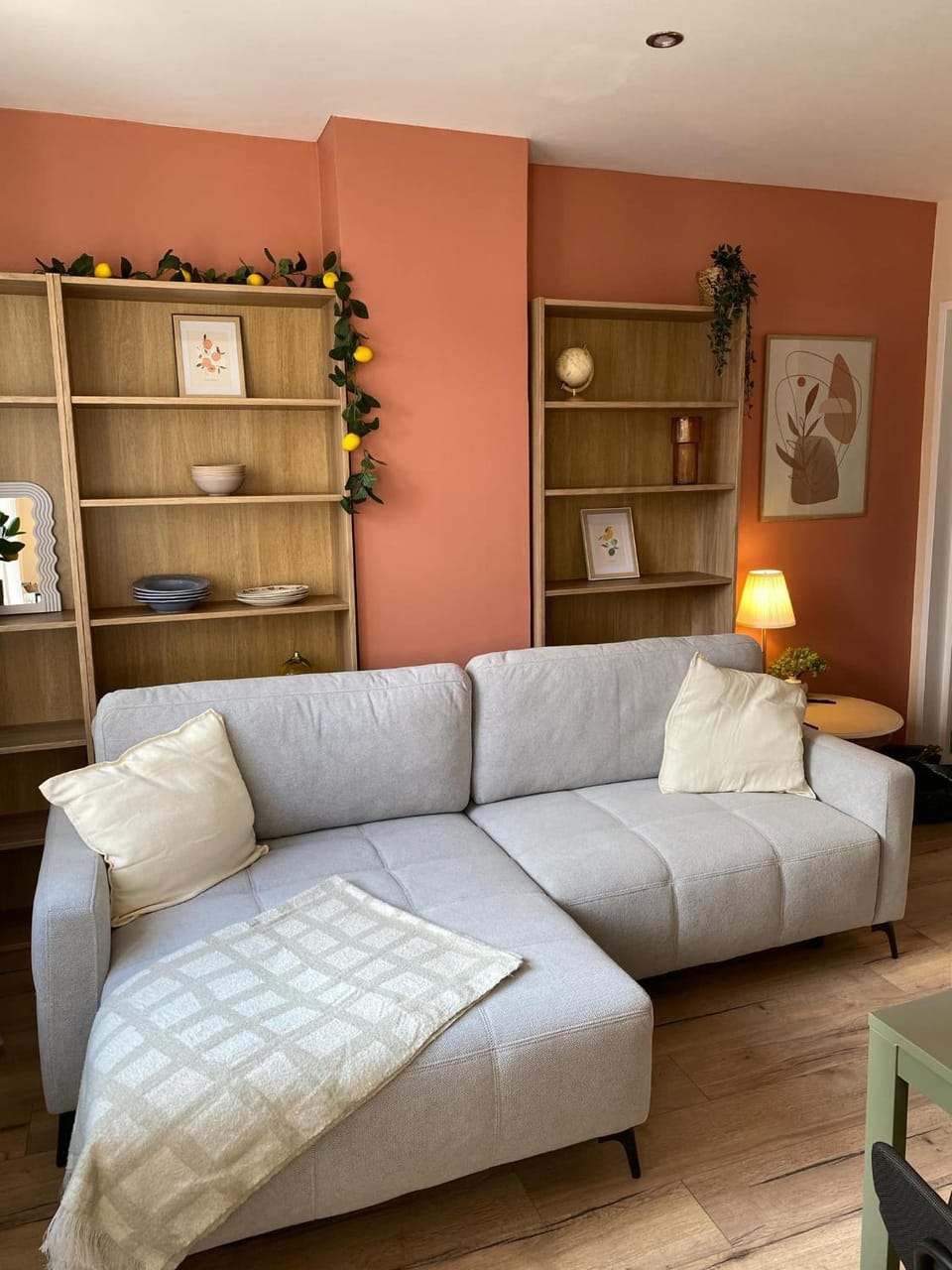 Library, Living room, Seating area
