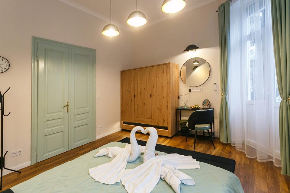 Klimt's Puzzle Suite Apartment in Sofia