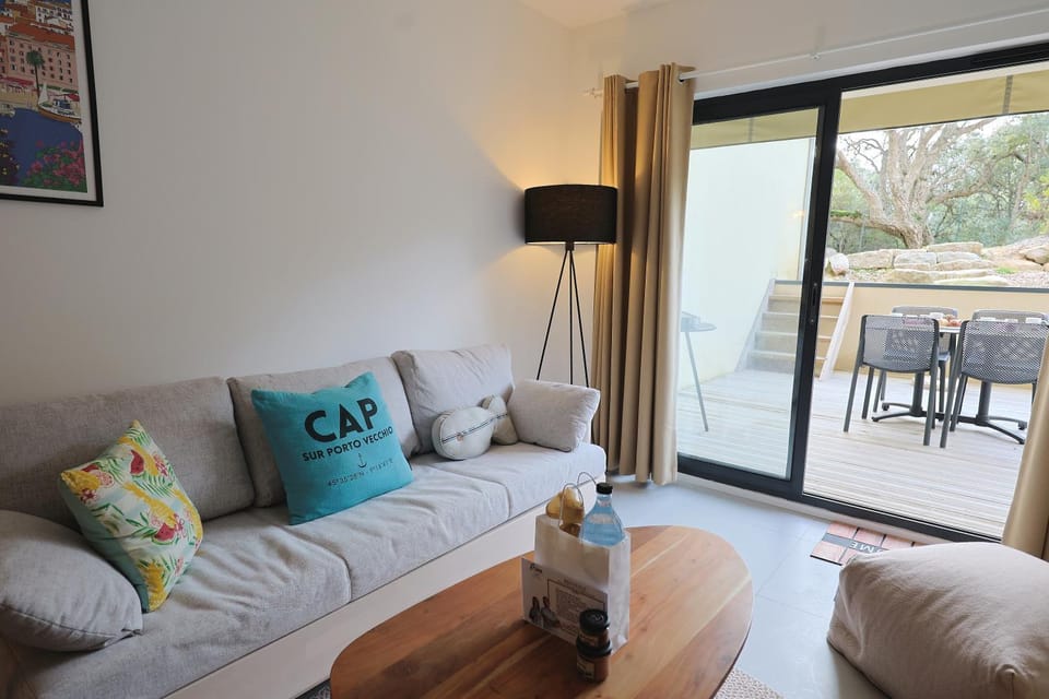Patio, View (from property/room), Balcony/Terrace, Living room, Seating area, Dining area