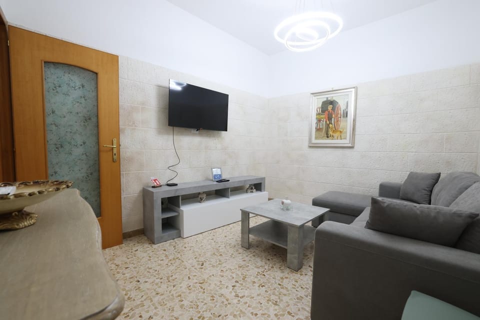 Communal lounge/ TV room, TV and multimedia