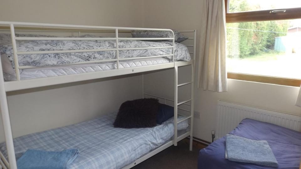 Bed, bunk bed