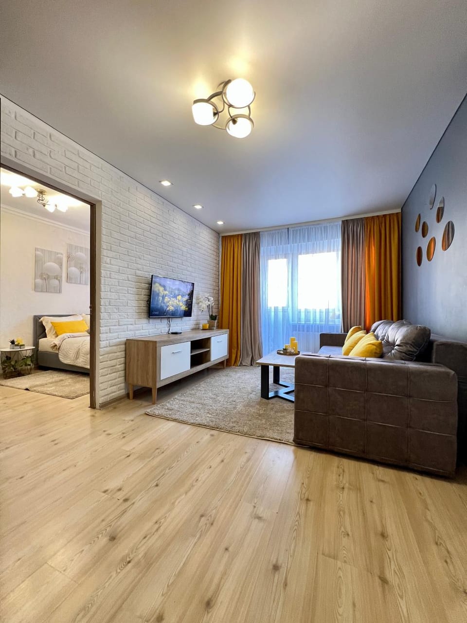 Communal lounge/ TV room, TV and multimedia, Living room, Seating area, Bedroom