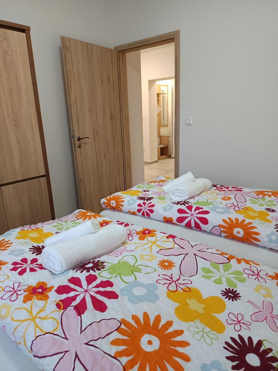 Bed, Photo of the whole room, Bedroom, wardrobe