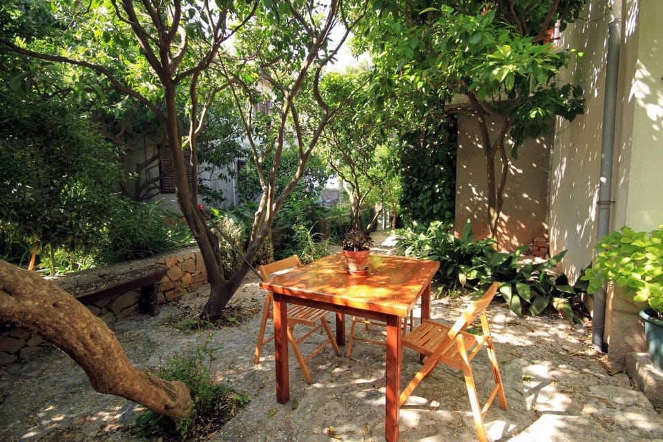 Location, children, Family