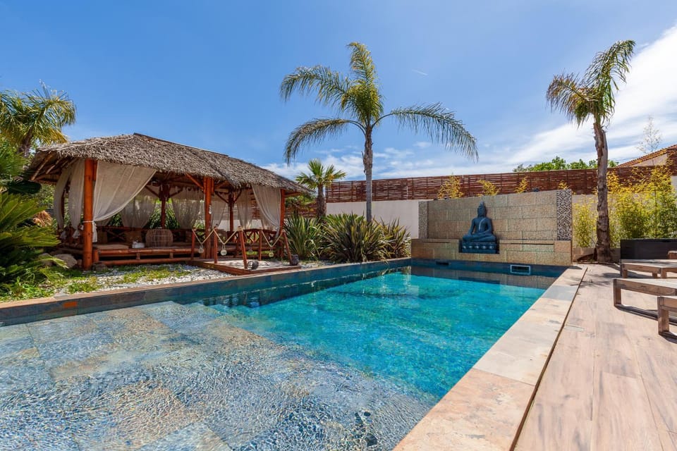 Property building, Swimming pool