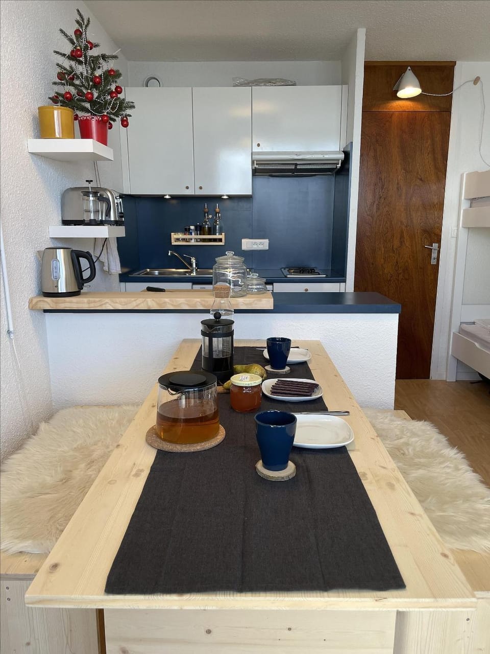 Kitchen or kitchenette, Living room