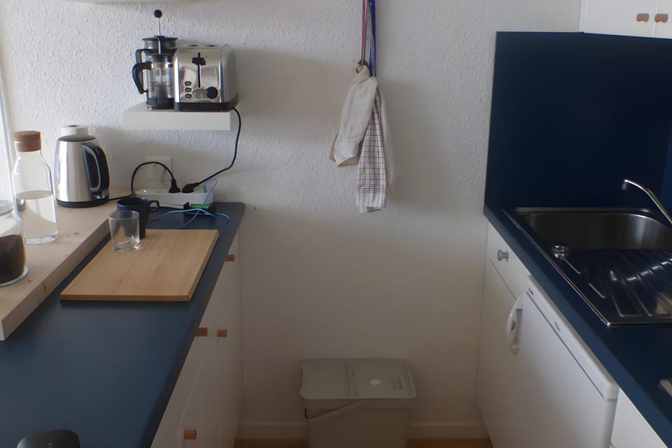 Kitchen or kitchenette, Living room