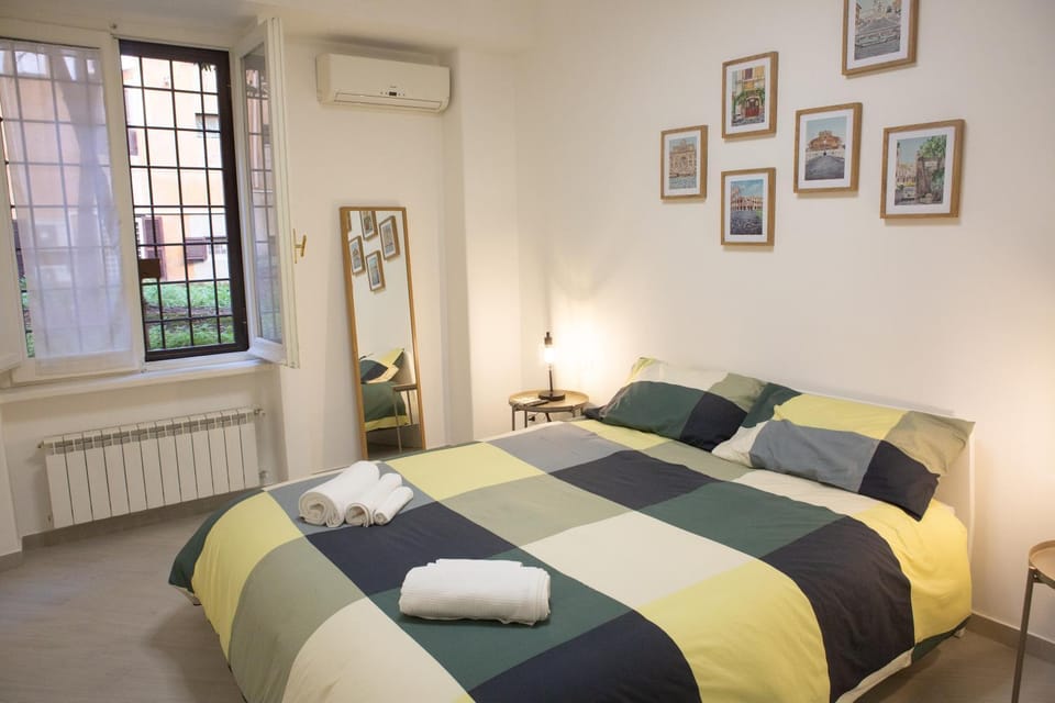 Bed, TV and multimedia, Photo of the whole room, Bedroom, internet, towels, air conditioner