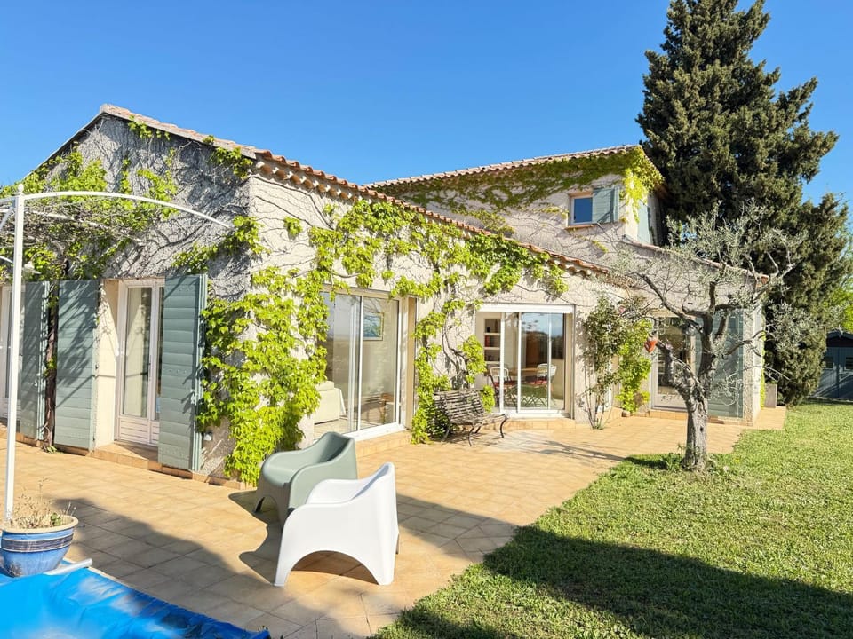 Property building, Patio, Garden