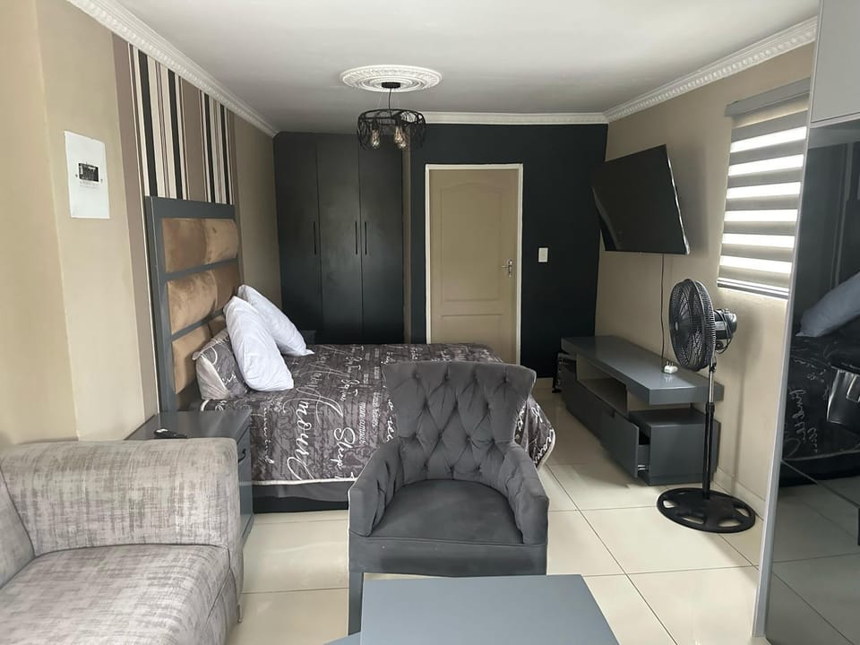 Lemao Guest house Vacation rental in Gauteng