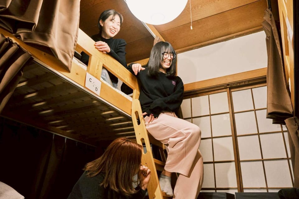 Bedroom, bunk bed
