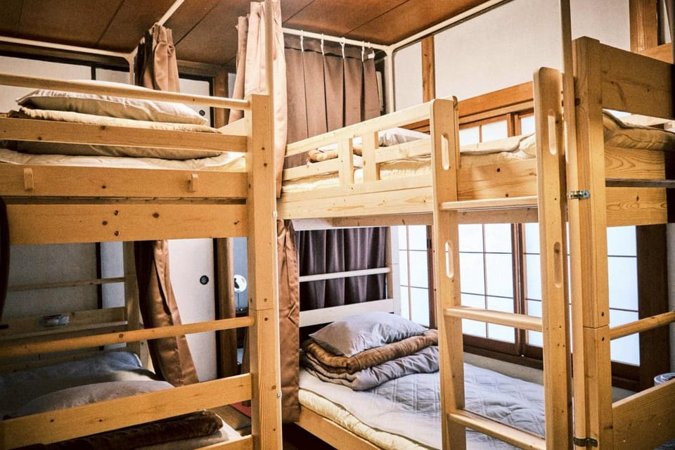 Bedroom, bunk bed