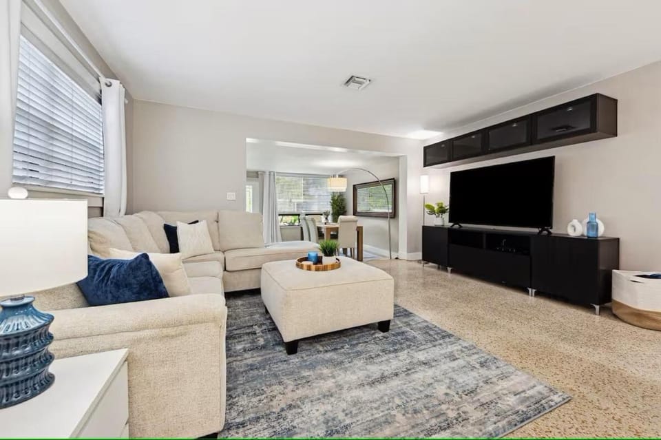 Communal lounge/ TV room