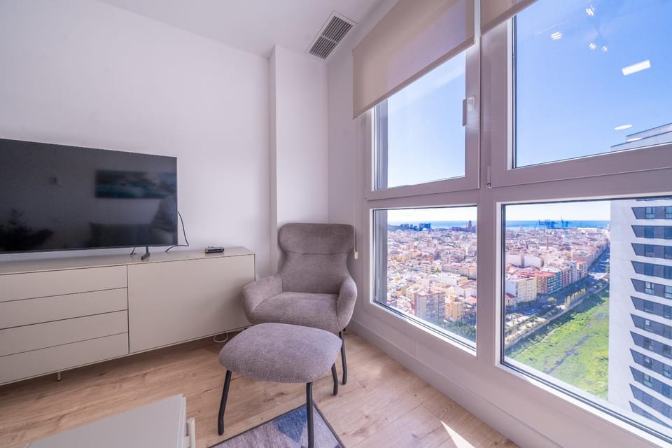XPCE URBAN 15 MALAGA SKYLINE - Parking Free Apartment in Malaga