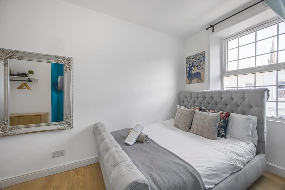 Central Pimlico Hub Bed and Breakfast in City of Westminster