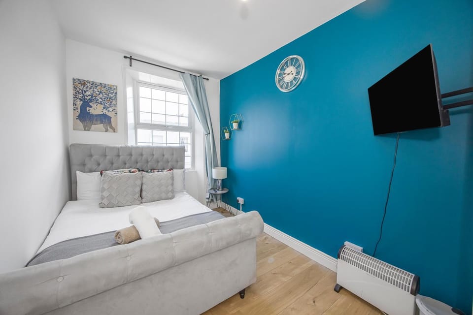 Central Pimlico Hub Bed and Breakfast in City of Westminster