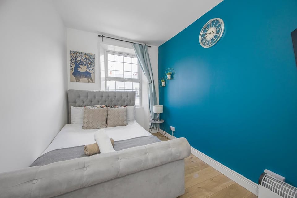 Central Pimlico Hub Bed and Breakfast in City of Westminster
