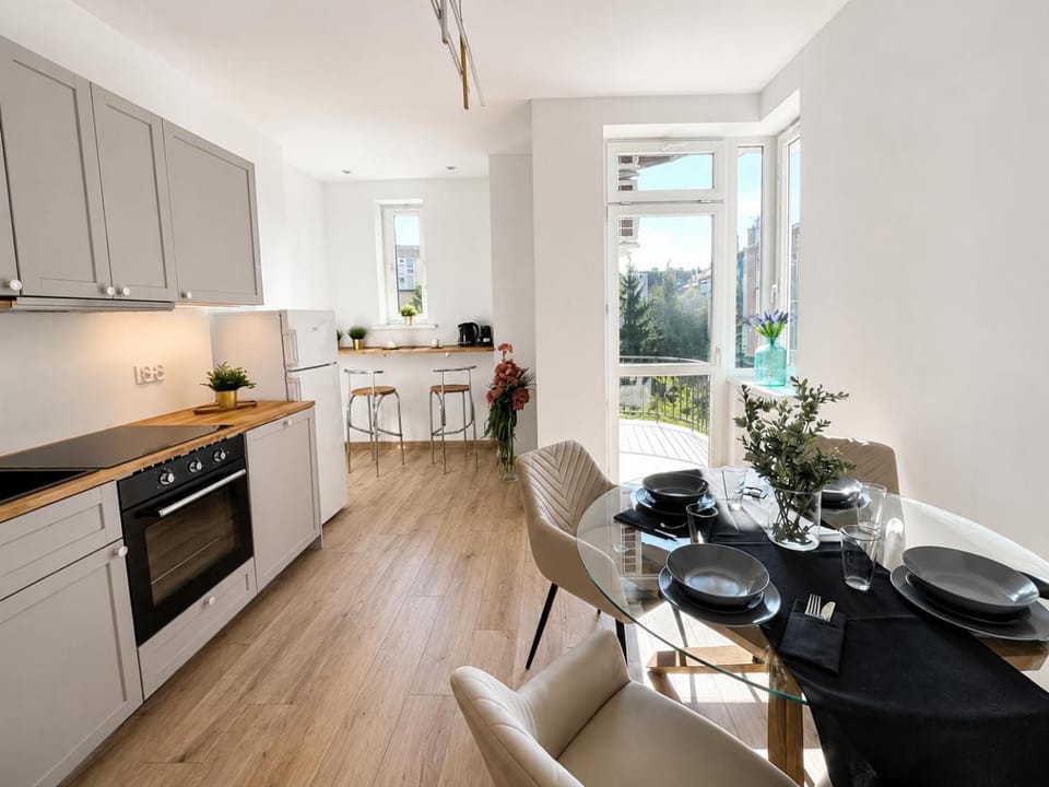 Balcony/Terrace, Kitchen or kitchenette, Dining area