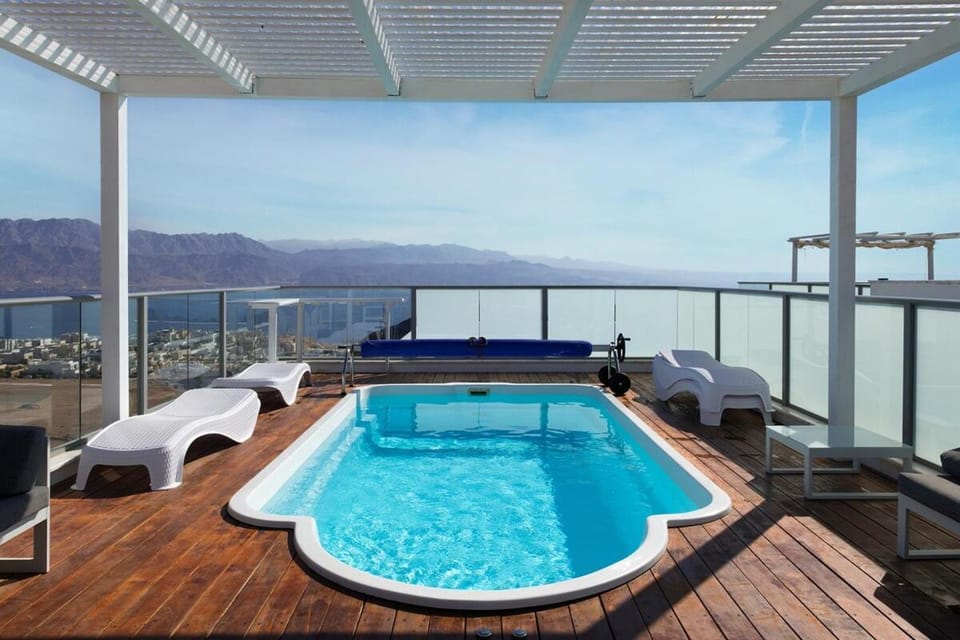 Luxury Penthouse Private Heated Pool & 360 Bay View Villa in Eilat