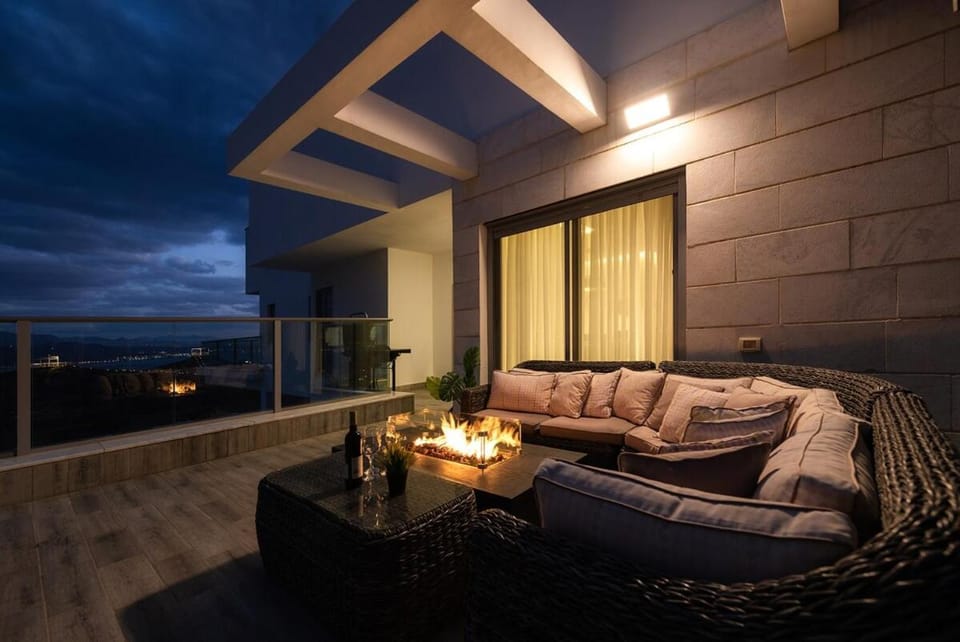 Luxury Penthouse Private Heated Pool & 360 Bay View Villa in Eilat