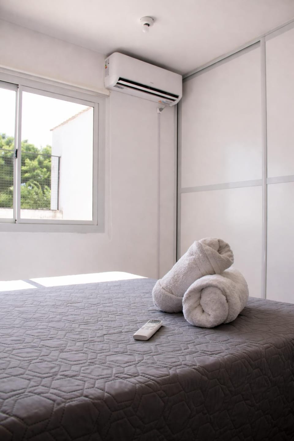 Bedroom, wardrobe, air conditioner