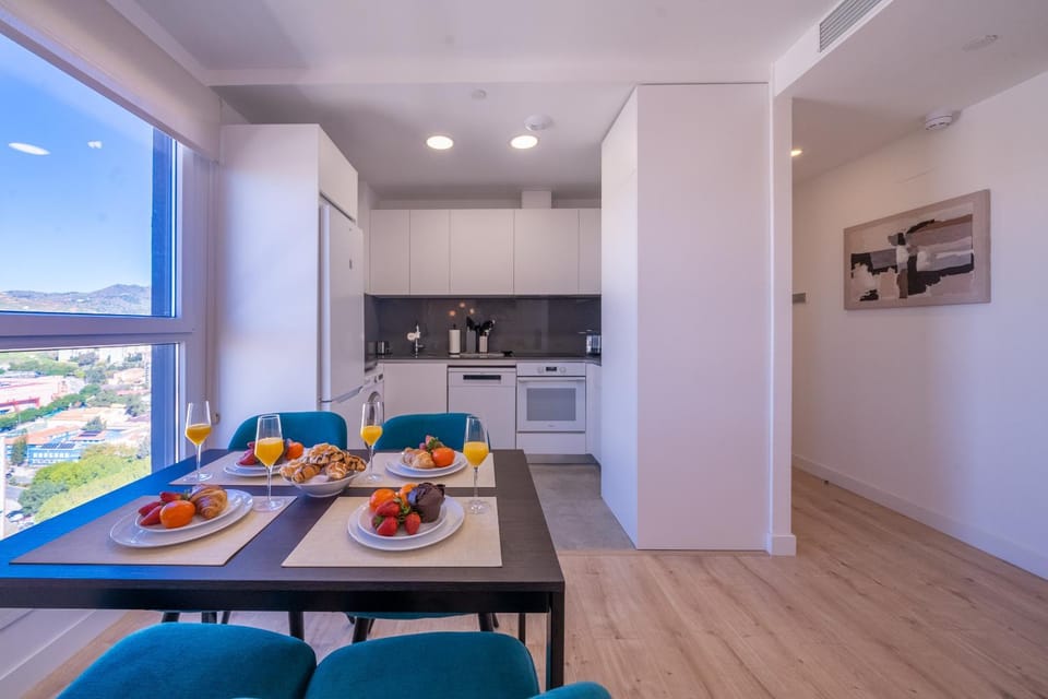 XPCE URBAN 16 MALAGA SKYLINE - Parking Free Apartment in Malaga