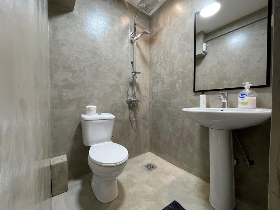 Shower, Toilet, Bathroom