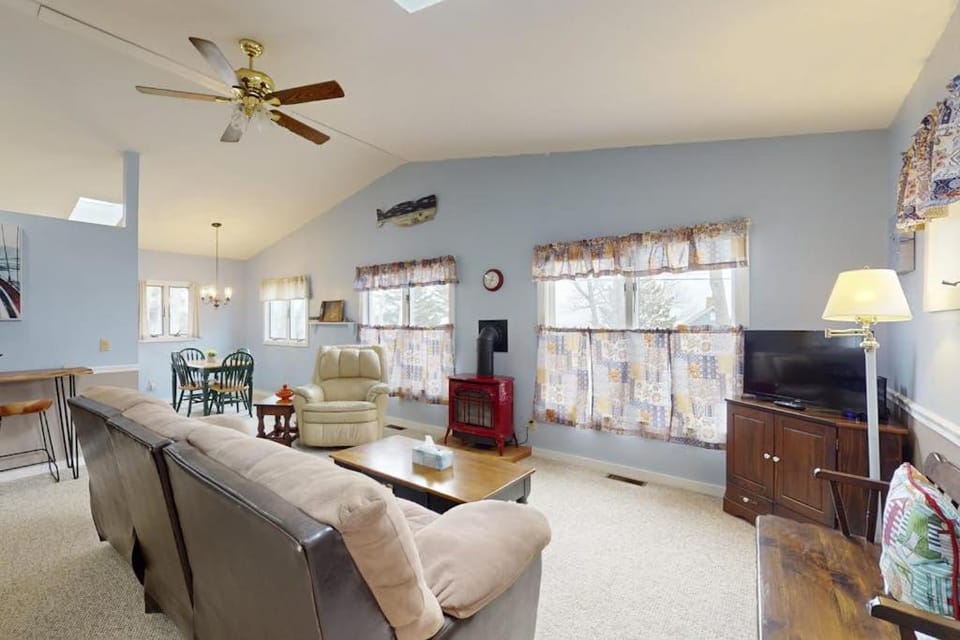 TV and multimedia, Living room, Seating area