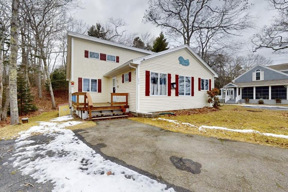 Property building, Spring, Day