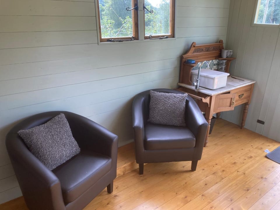 Shepherds hut on alpaca farm Luxury tent in Trawsfynydd