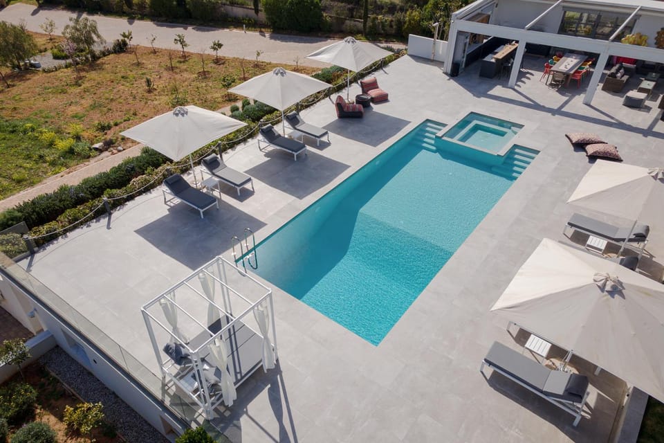Patio, Day, Garden, View (from property/room), Garden view, Pool view, Swimming pool, sunbed