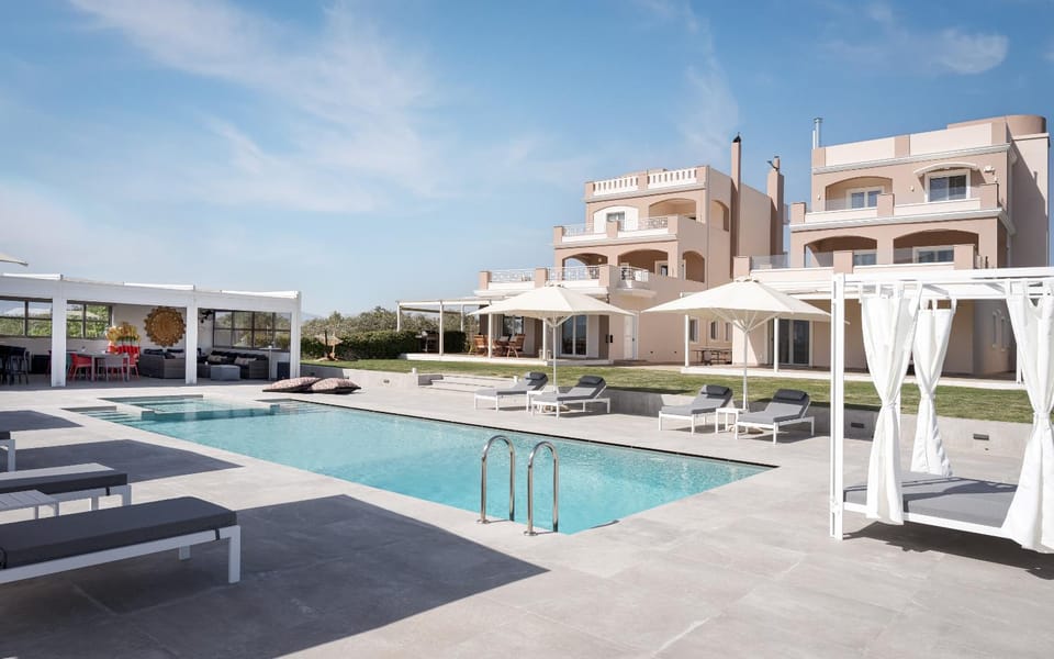 Property building, Day, Pool view, Swimming pool, sunbed